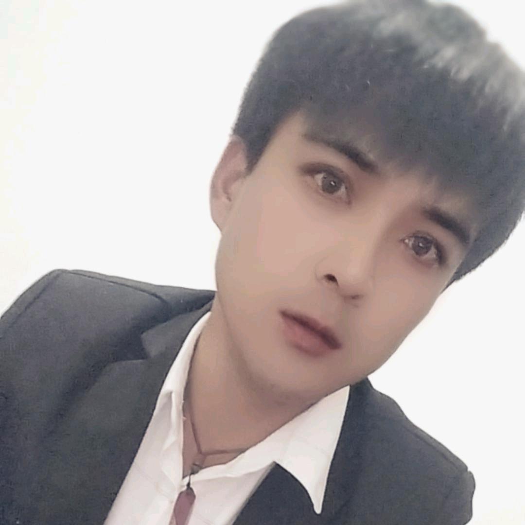 重感情❤️的小男孩  🚬