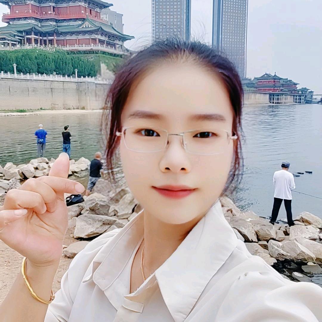 湘妹子在军旗升起的地方👰👫