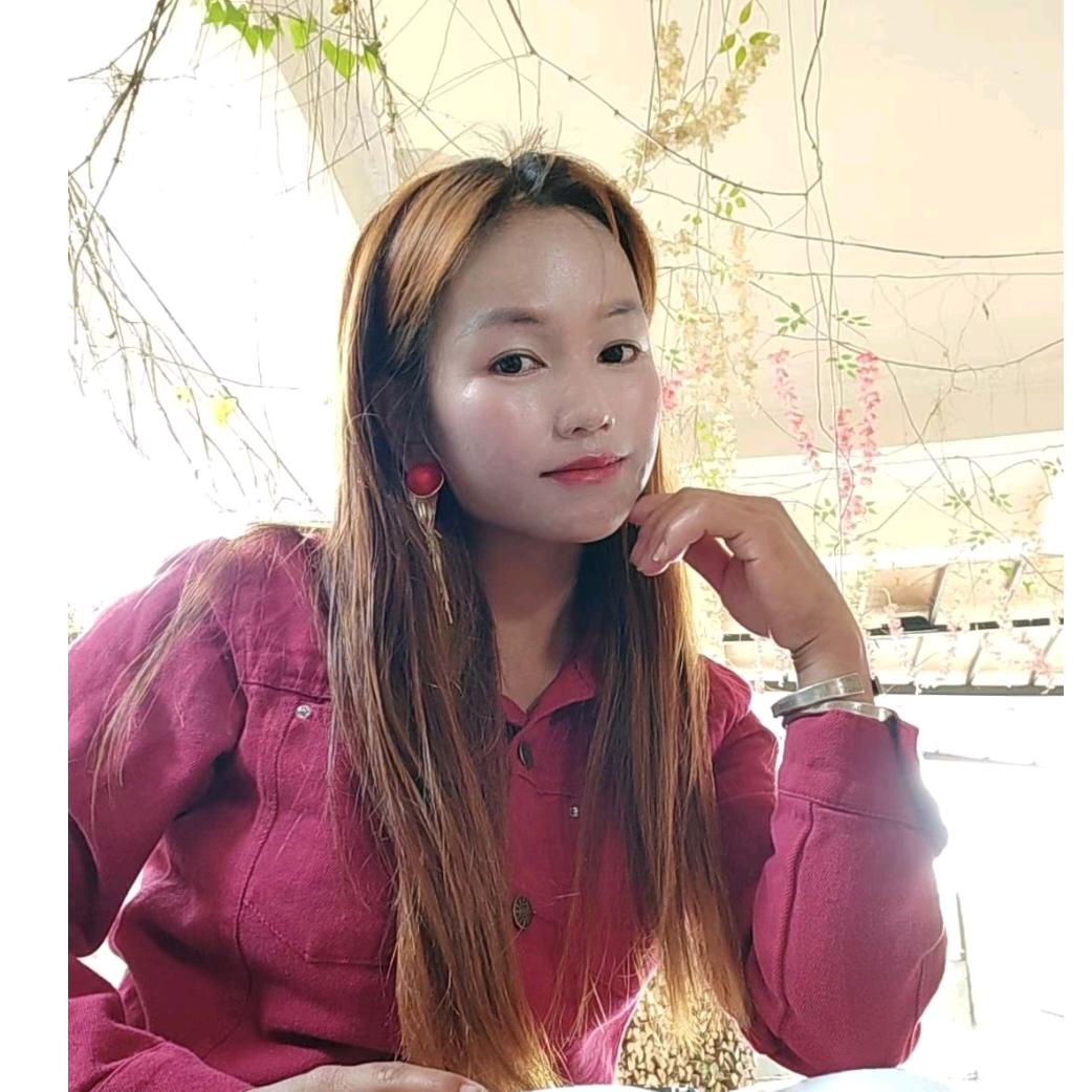 贺开曼迈老寨85号娜胚家有古树茶花，🌱