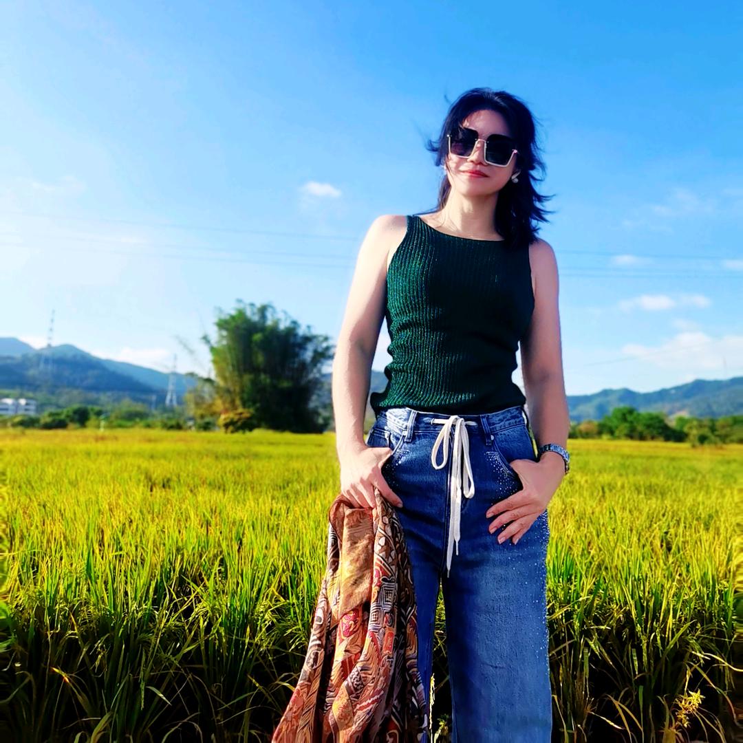 薇薇安-何  在醒来