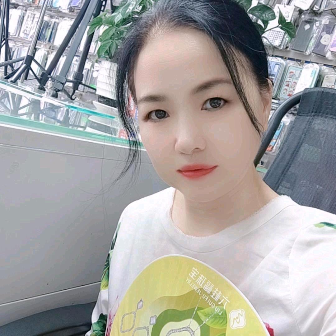 越越（开播号在简介每天下午3点10分）