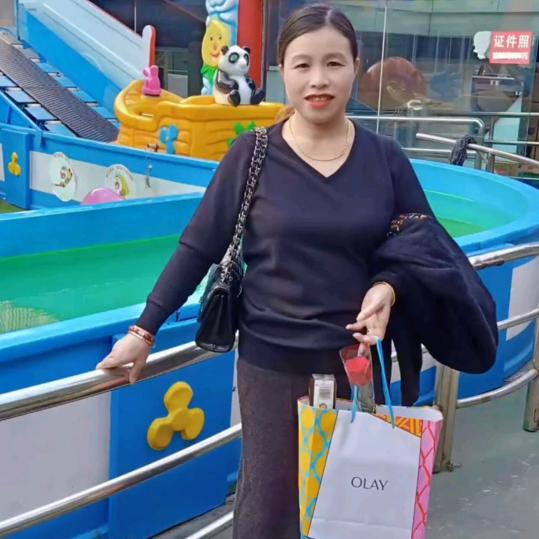 幸福快乐的女人