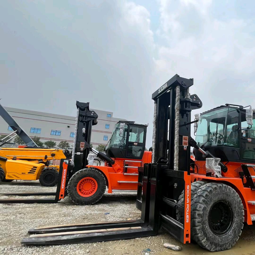 天津叉车吊车塘沽及周边地区作业中刘