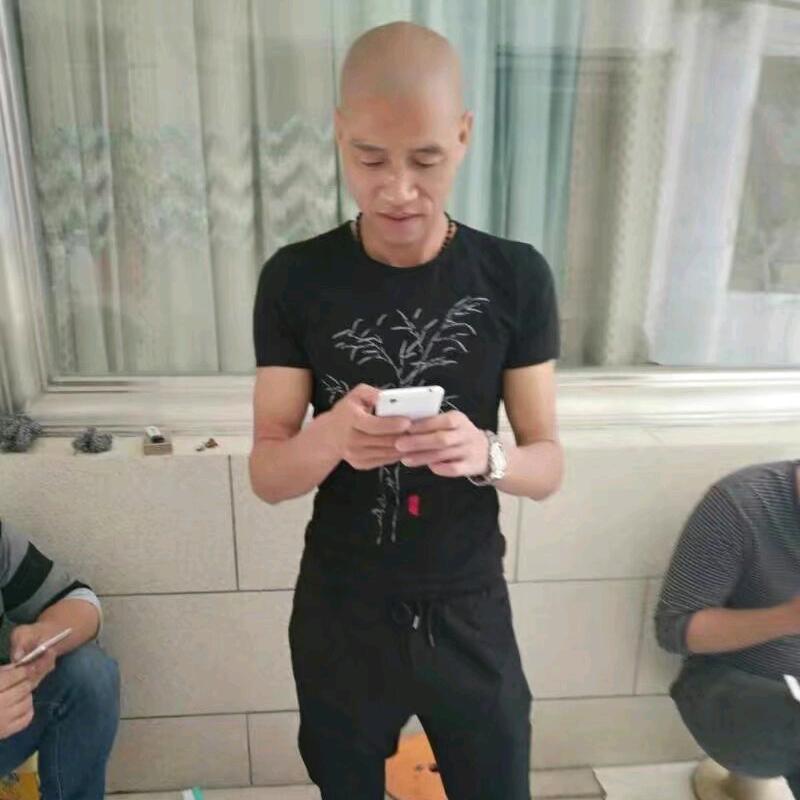 陈鑫铷易