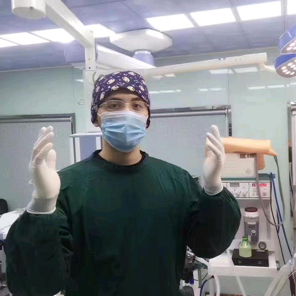 安爸和3只小比熊