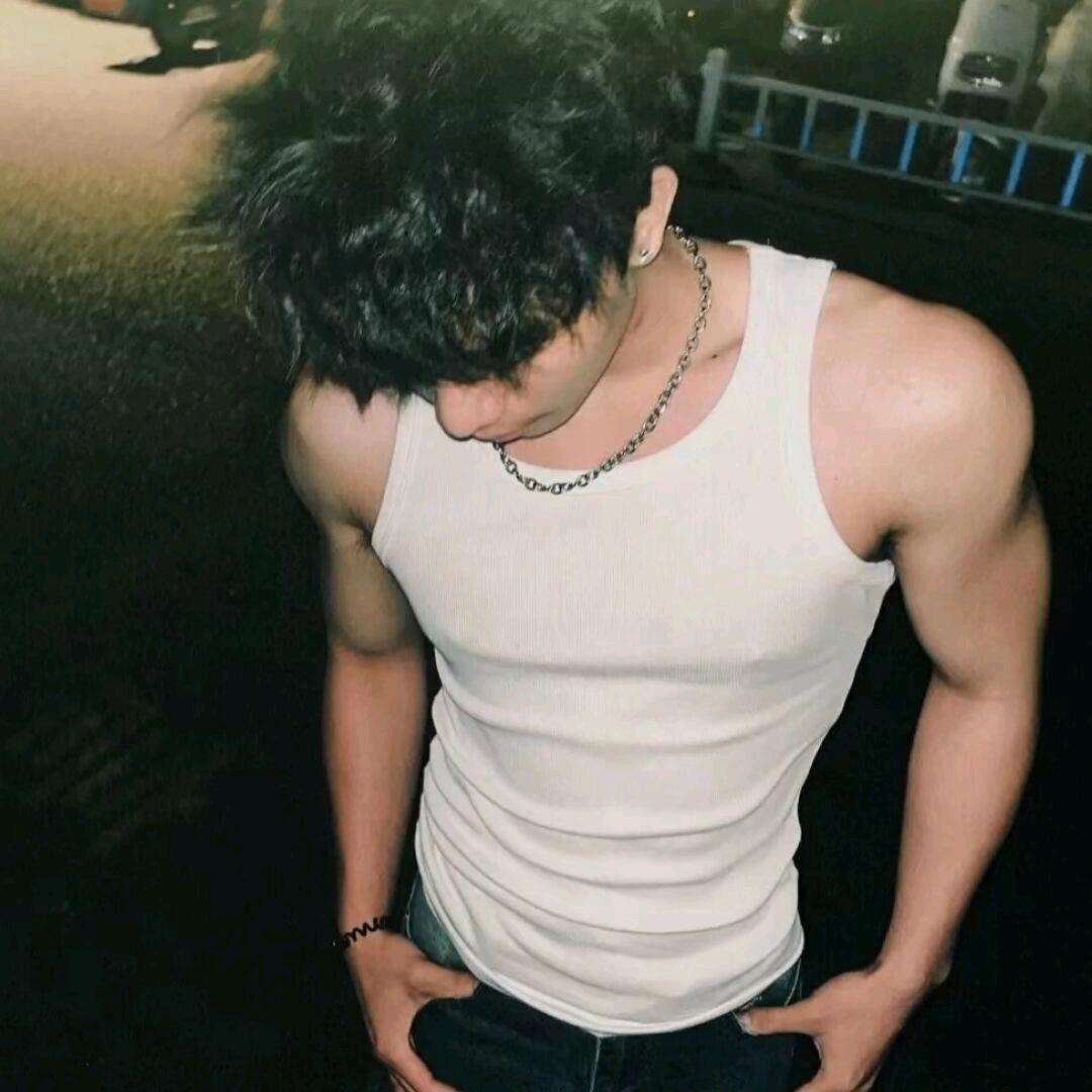 菠蘿吹雪ᗜ𖥦ᗜ