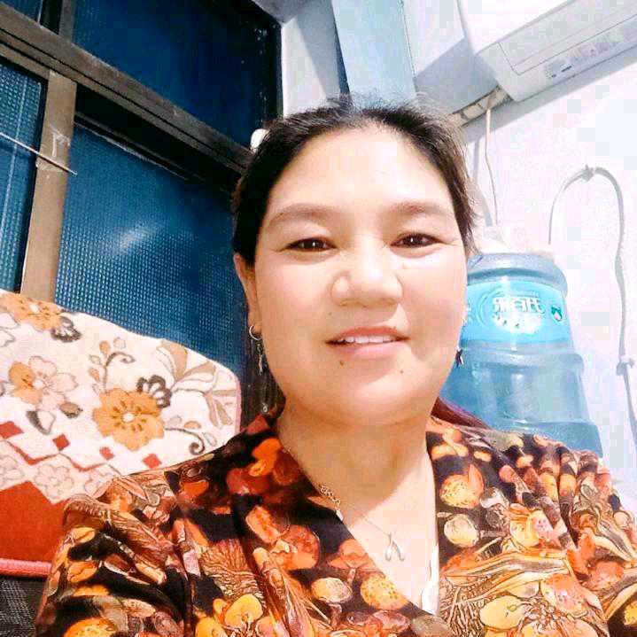 四川蓉蓉中午12点开播