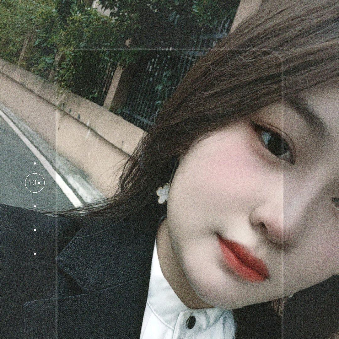 《董楠》