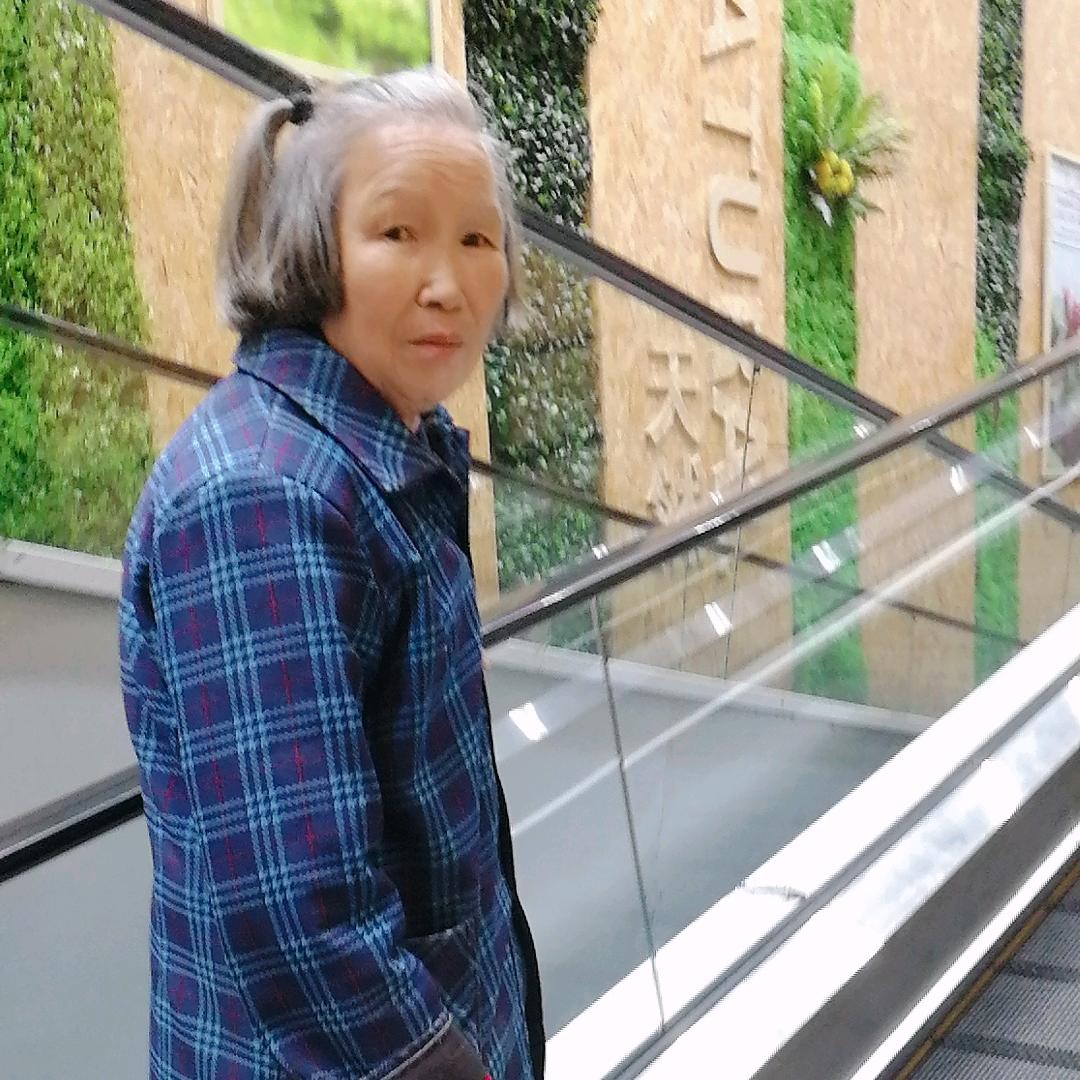 听姚奶奶讲故事