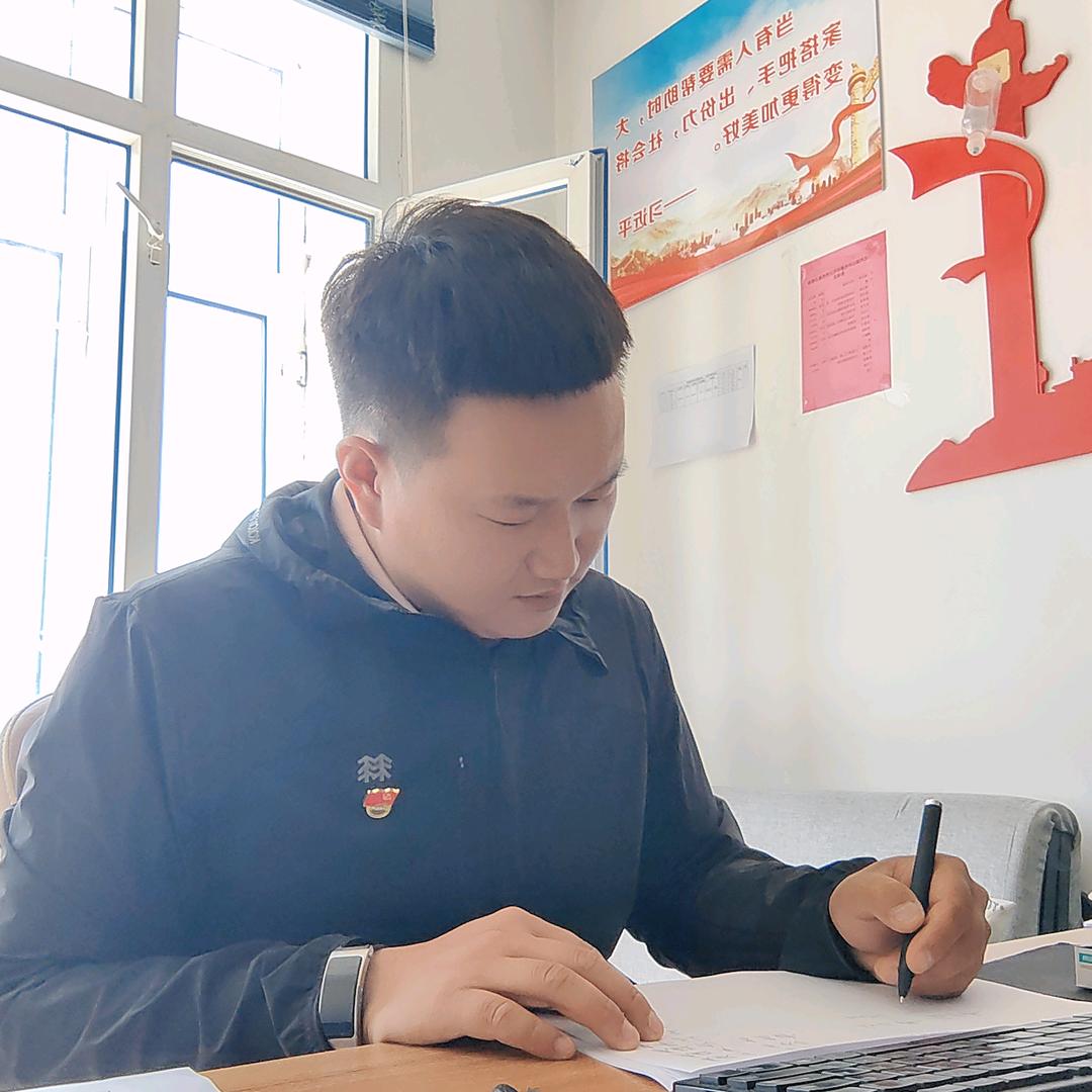 97年村书记赵志伟（助力三农）