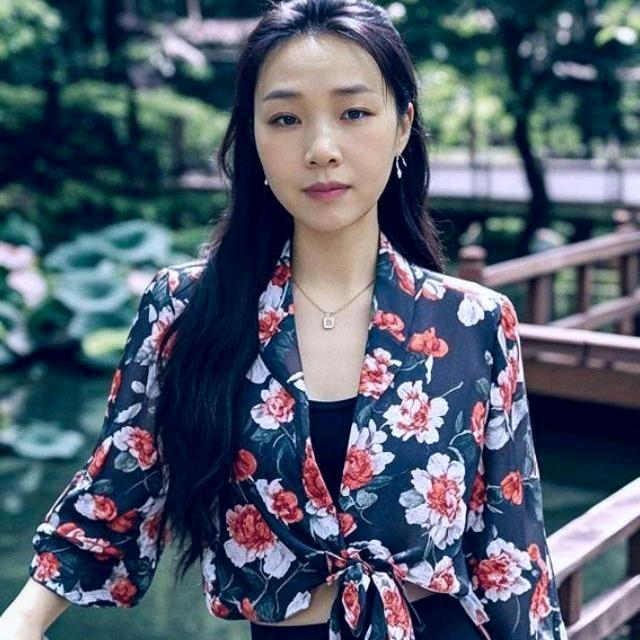 萍萍。