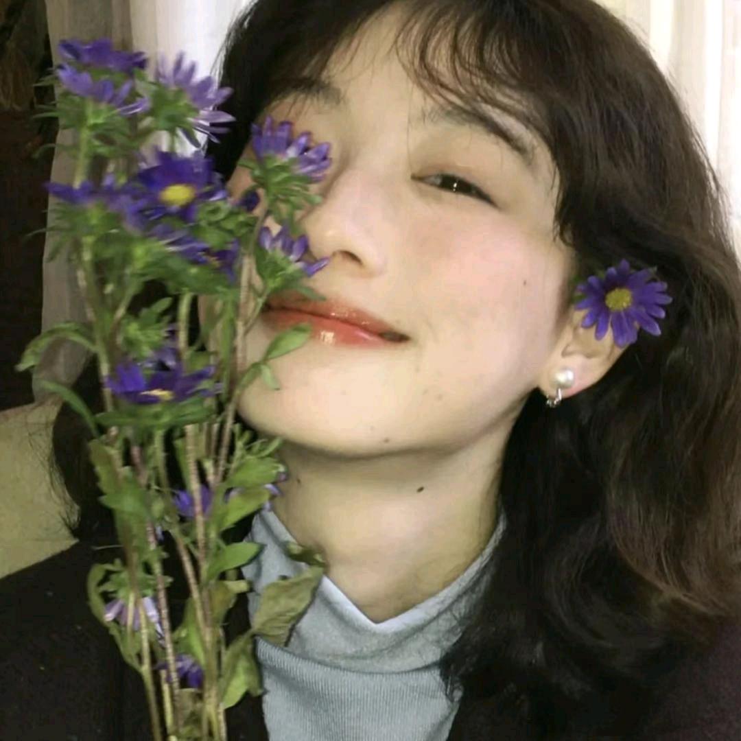 何何吃饭啦