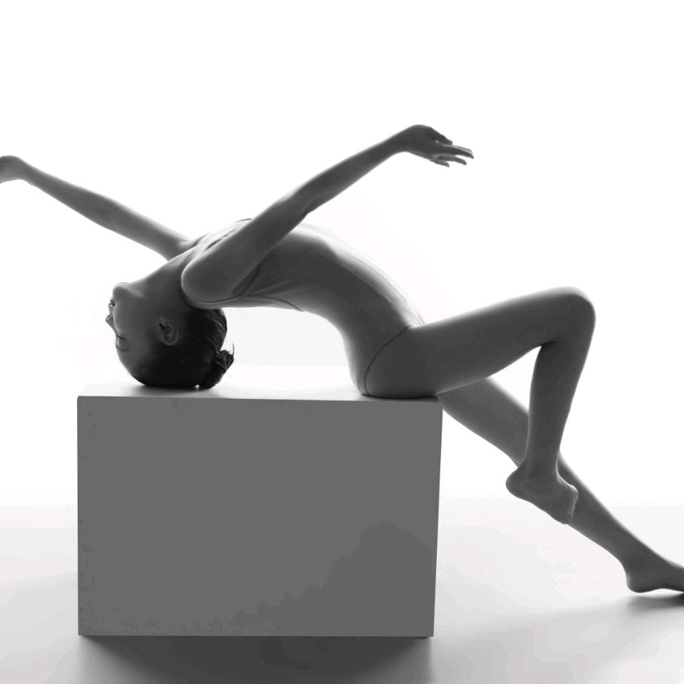 莉莉吖