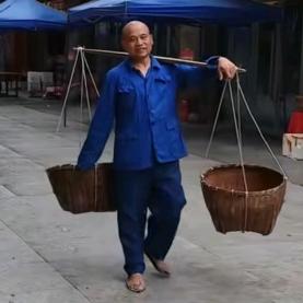 御泉河的农民工（张键）