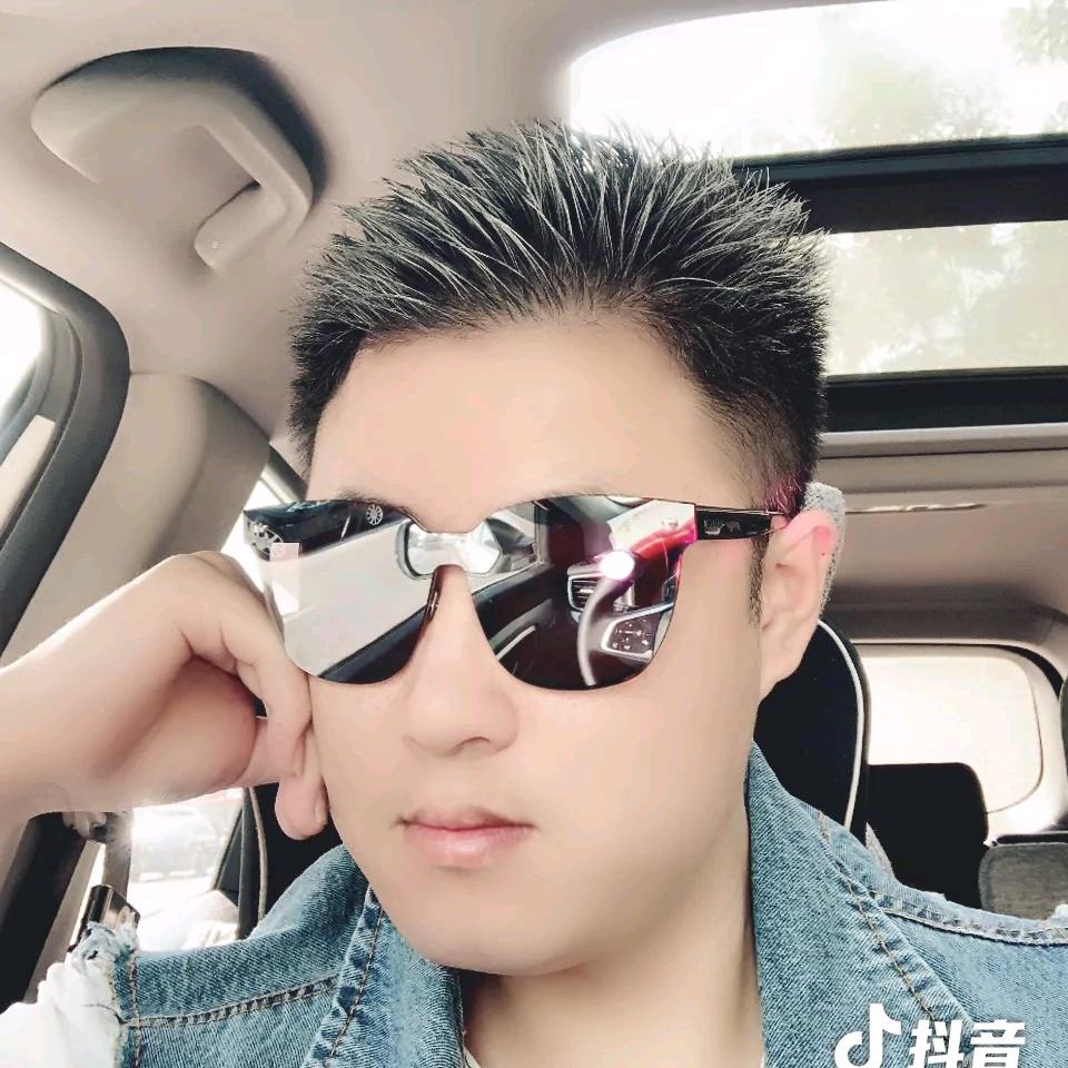 胡子拉碴
