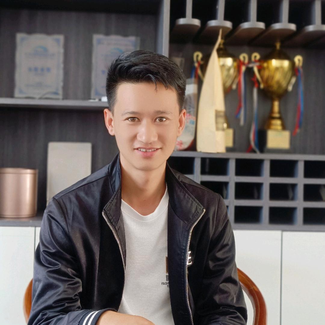 云南飞碟汽车一小赵