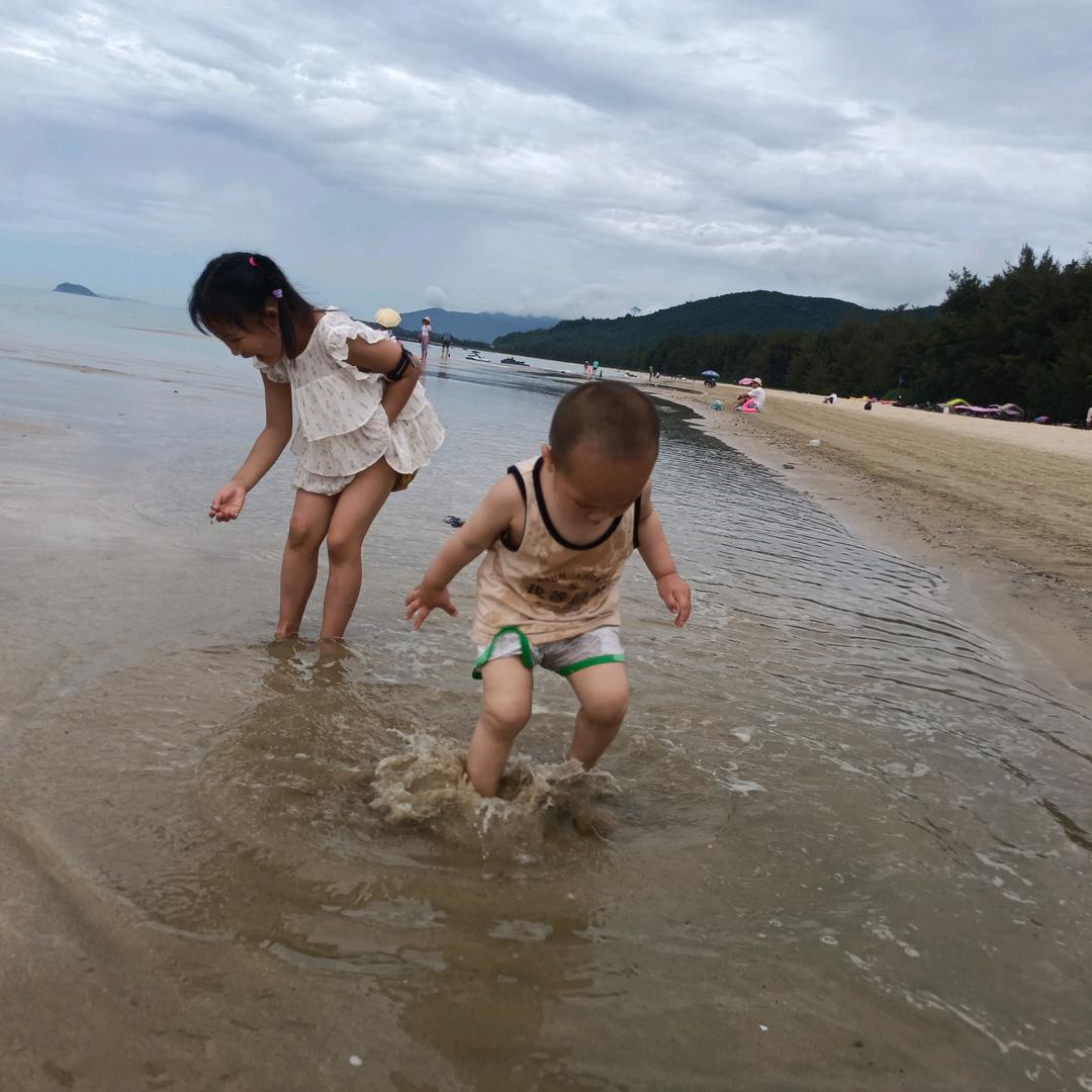 爱玩爱笑开心果