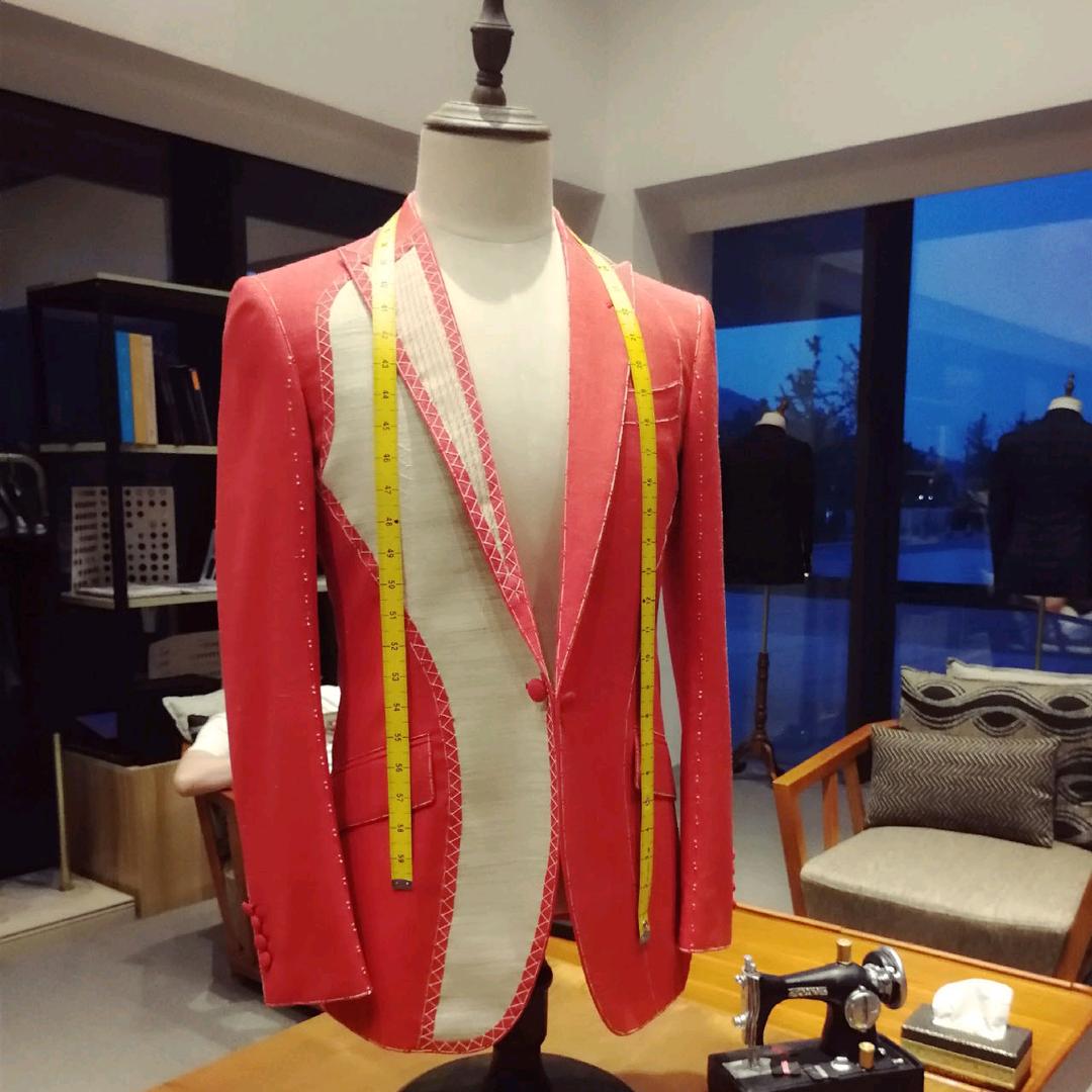 一线代言人西装定制简艺然