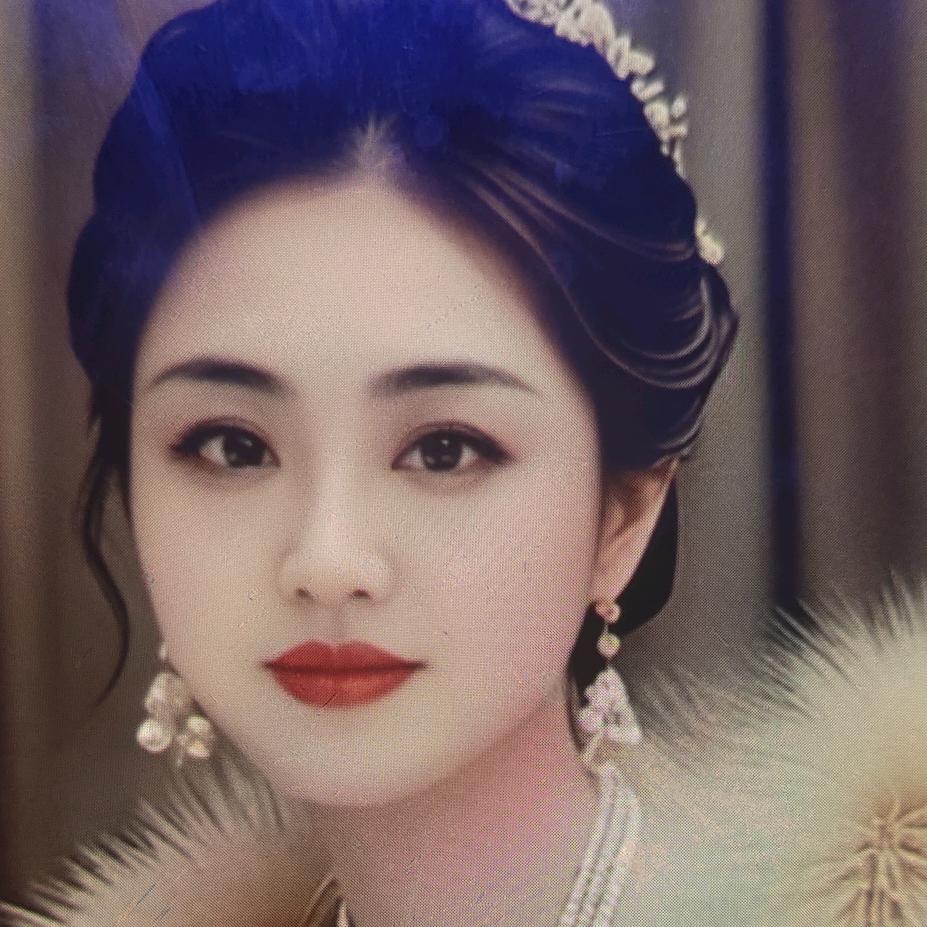 ꦿ꧔ꦿ᭄💞: 高冷 女皇ོ