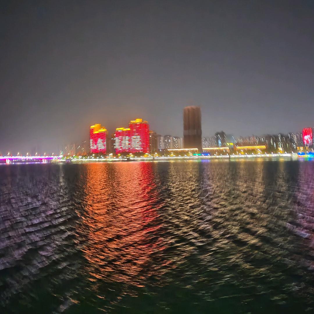 不问归期…
