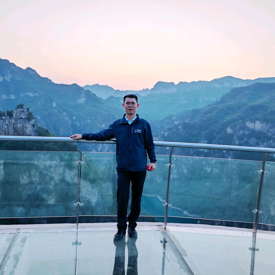 邓烈桂练书法