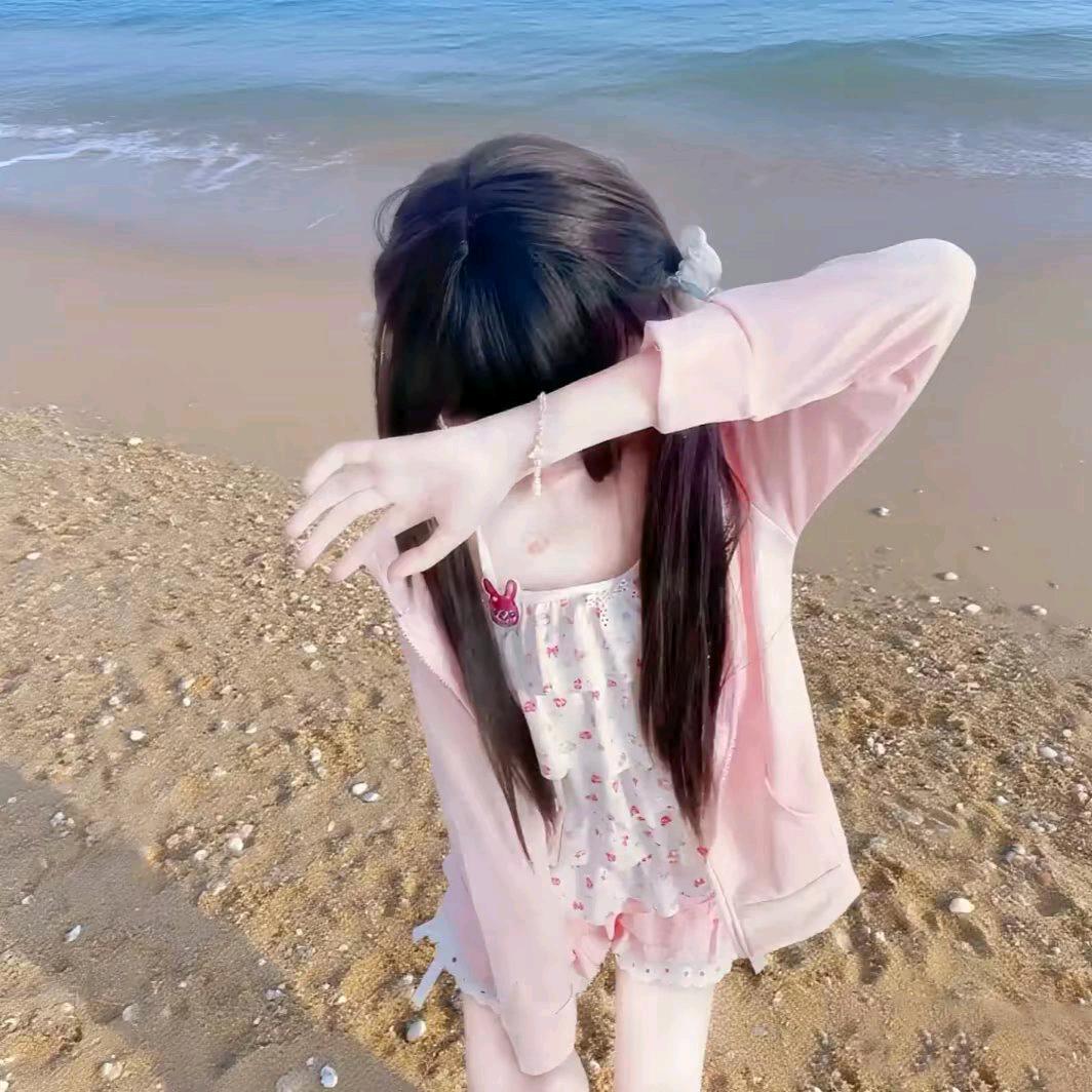 萌甜.^