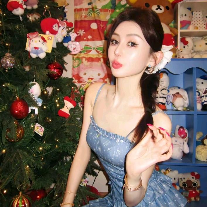 余潇潇 (轻奢高定女装)