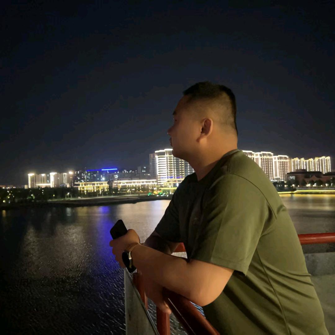 胖胖的曹班长