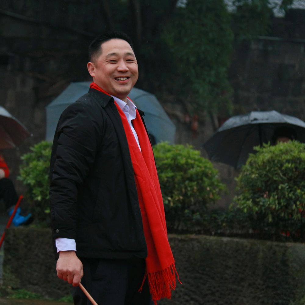 巴渝村支书（王强）