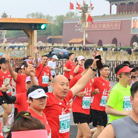 🇨🇳明💫在跑步