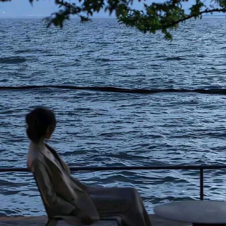 仲春爱背书包