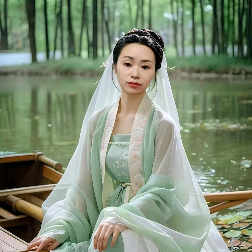 李华