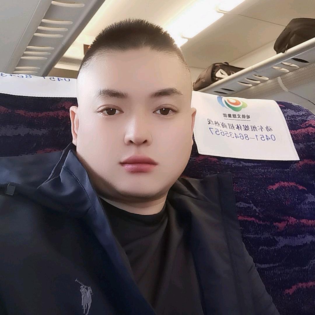 亚布力小胖哥