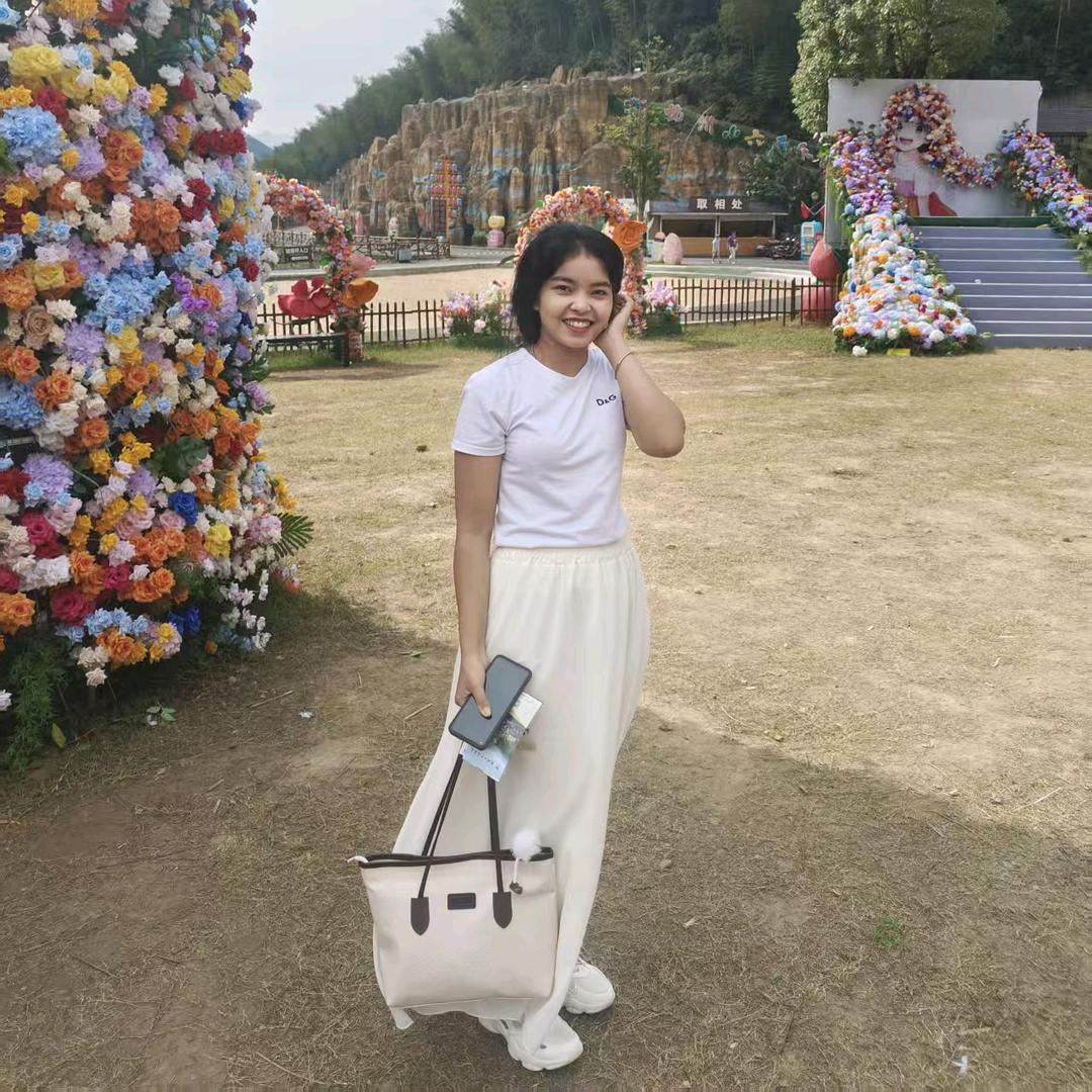 Sokhaស្រឡាញ់គ្រួសារ❤