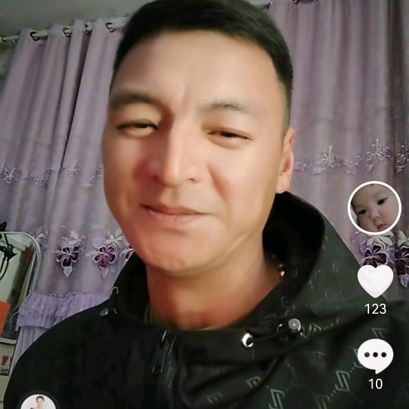 飝哥