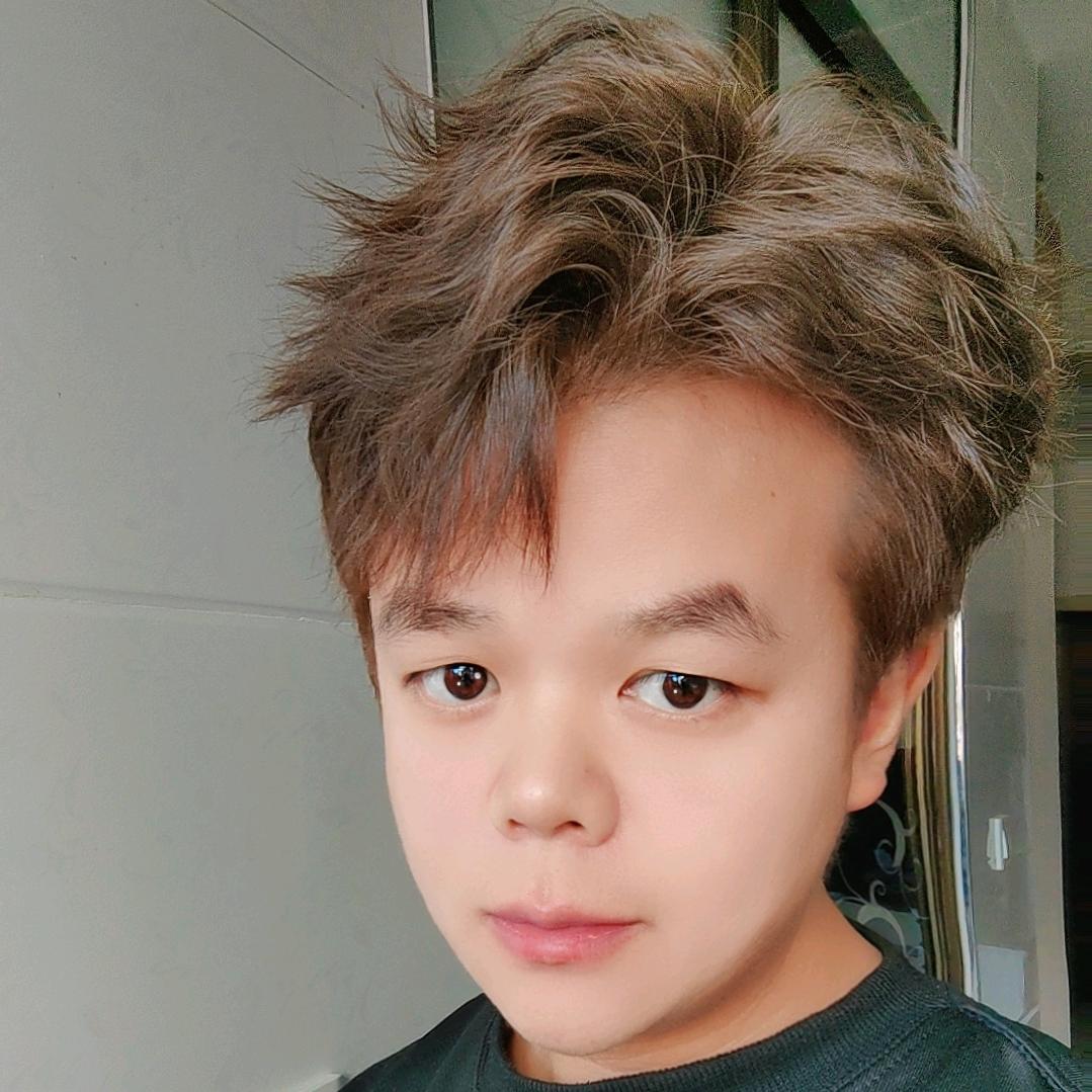 何毅 (砥砺前行)