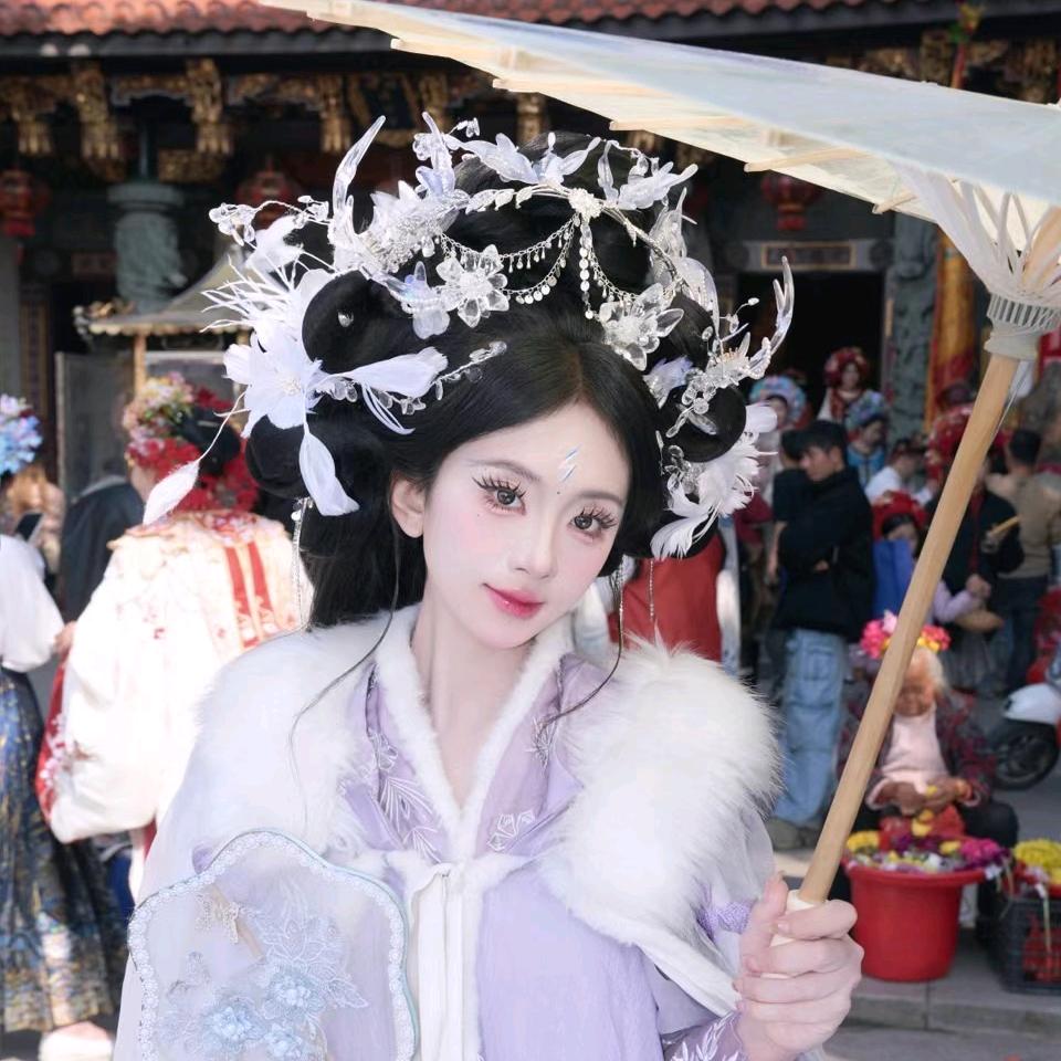 会簪花的小梨