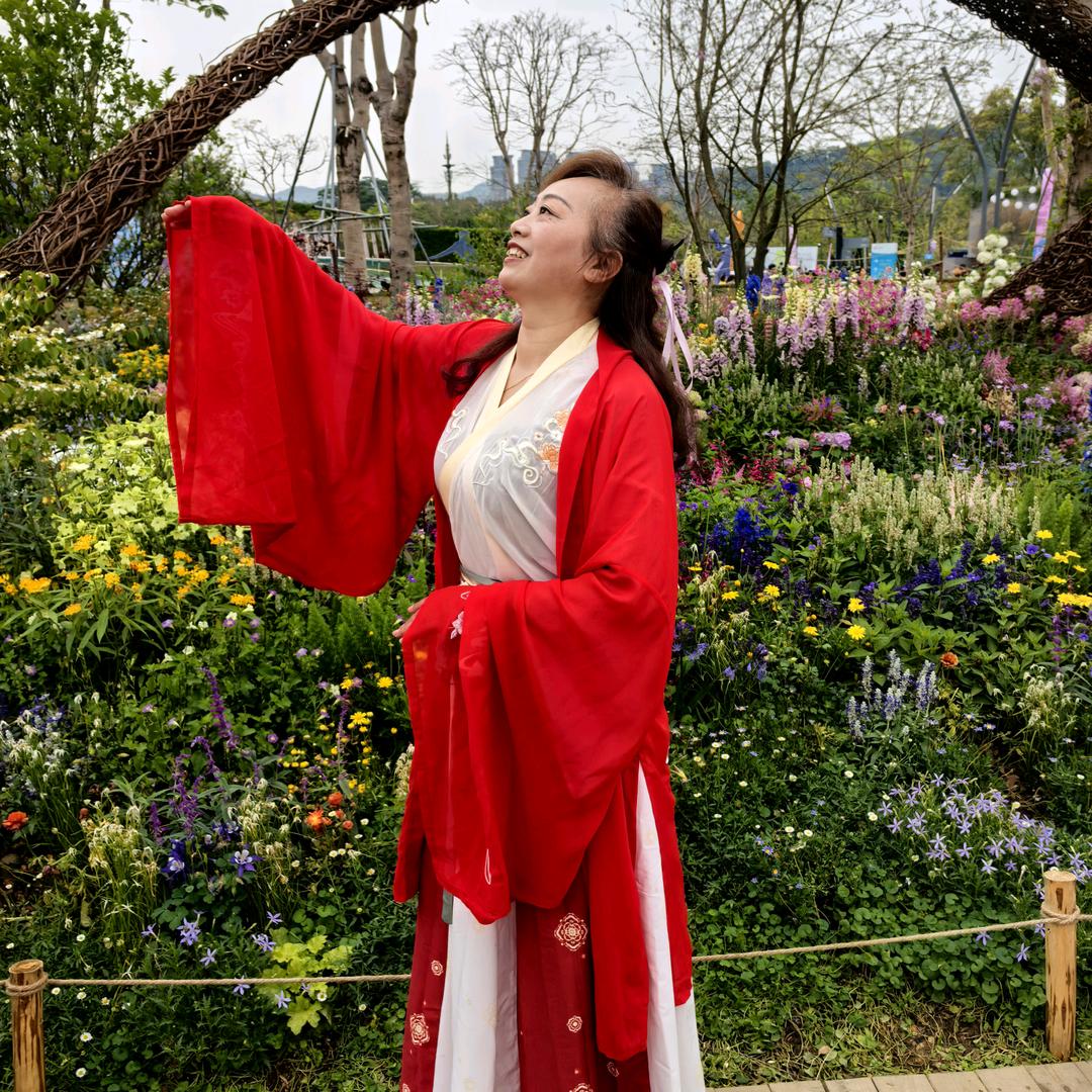 《🌸》八月贵(^o^)