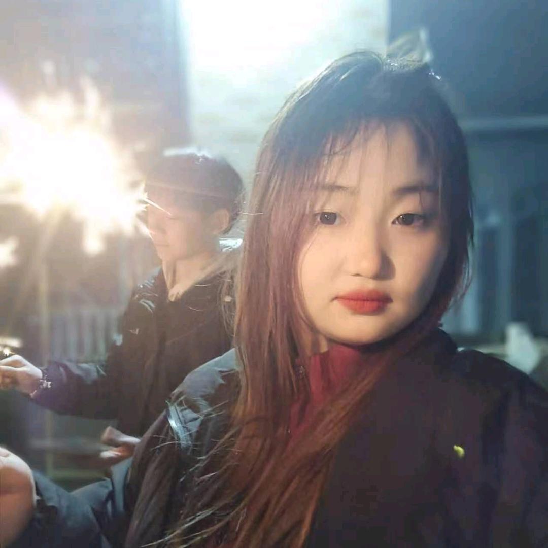 华慧电气，专业做高低压柜体配件。