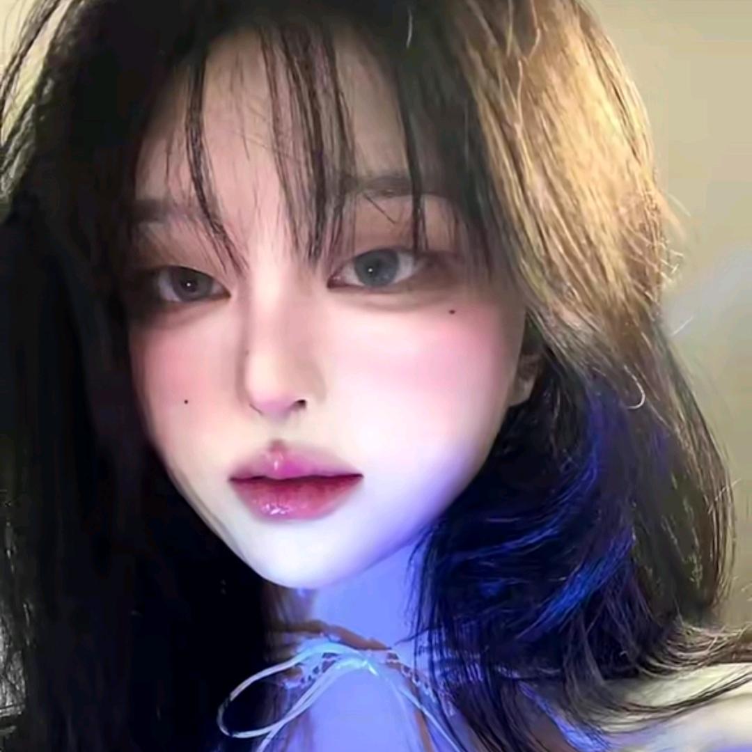 俏寡妇在公交车上被十八个帅哥轮流让座