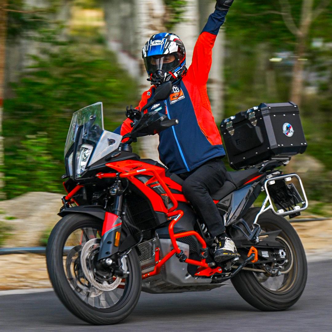 爱摩托的枸杞哥