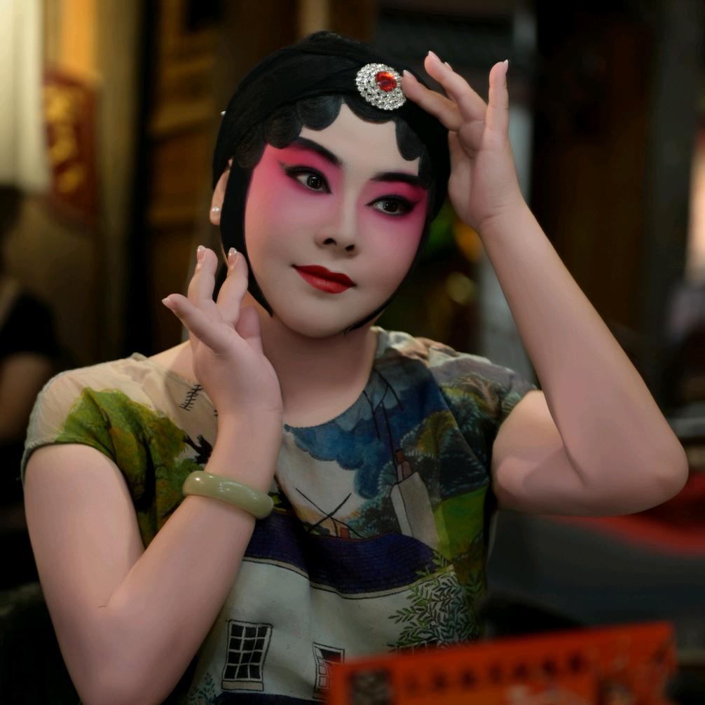泓烨头像