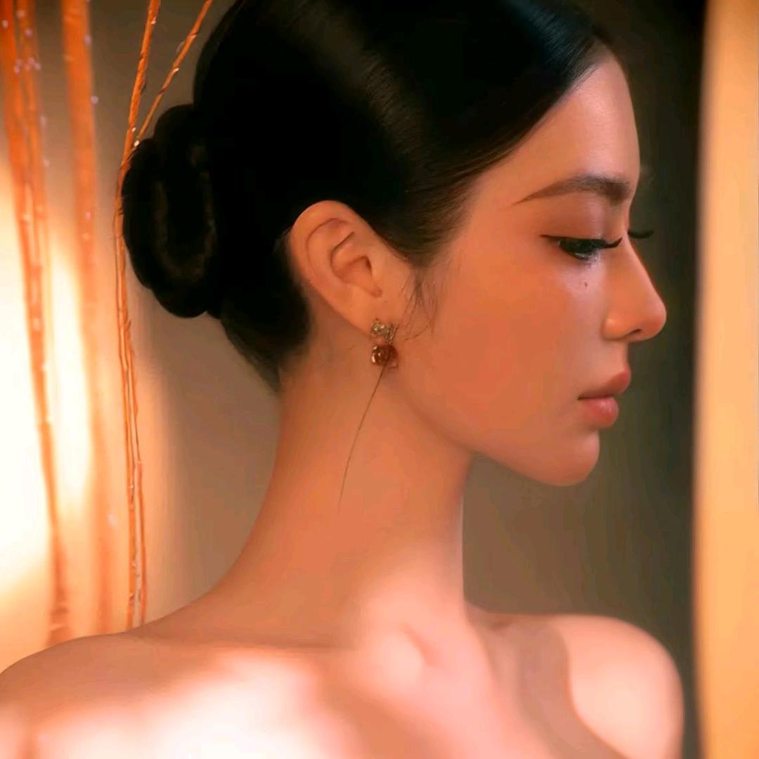-    莹莹🥥 .