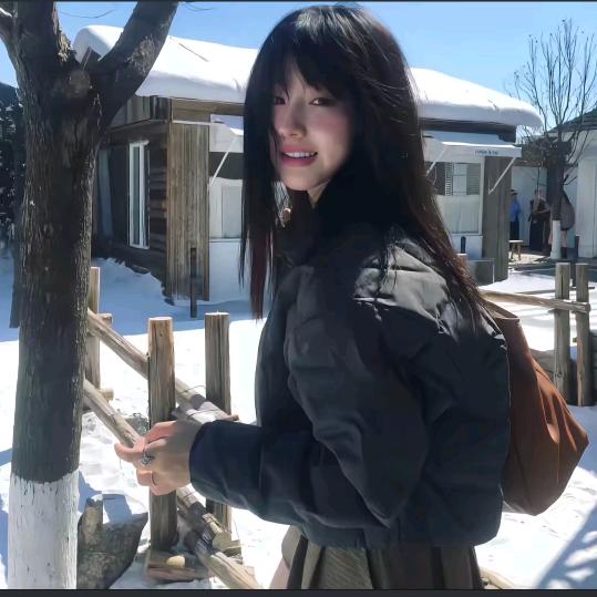 嗨这里是小妍！