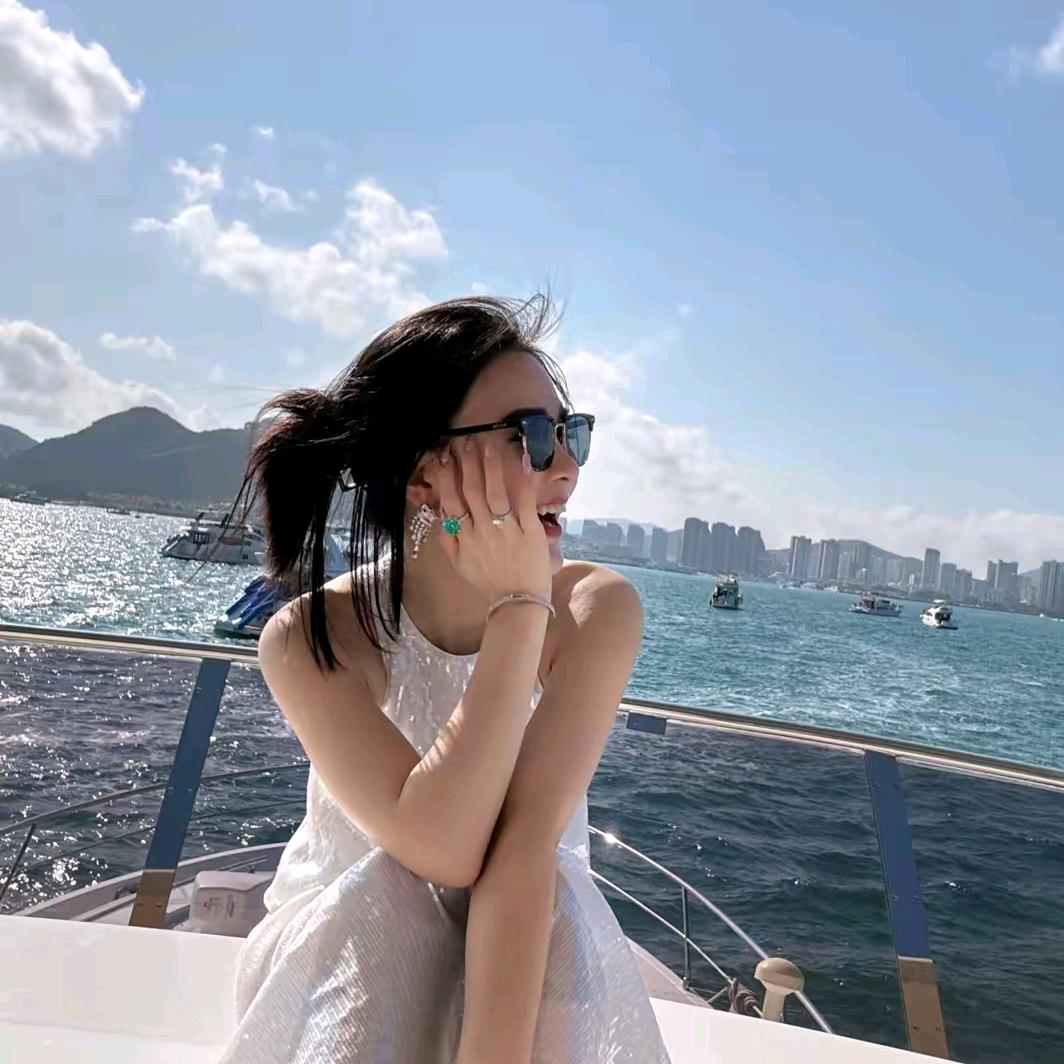 袁艺灵（轻奢女装）