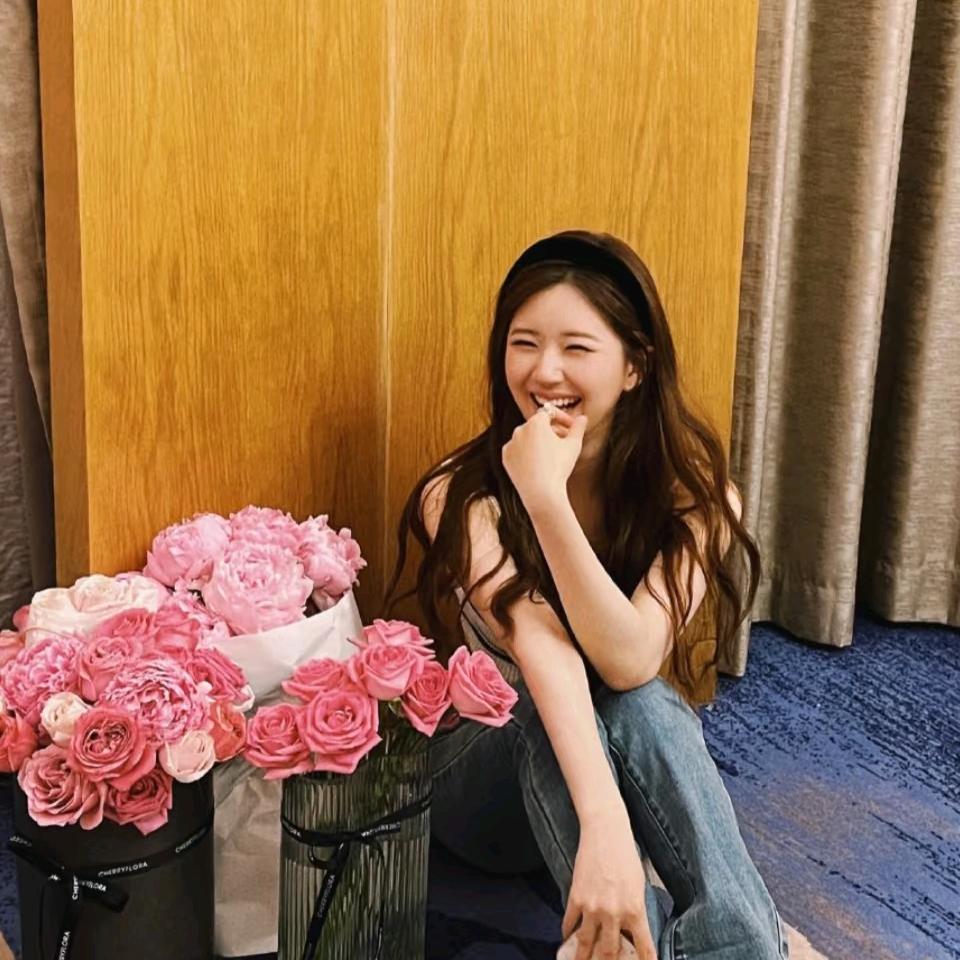 爱小狗的女孩