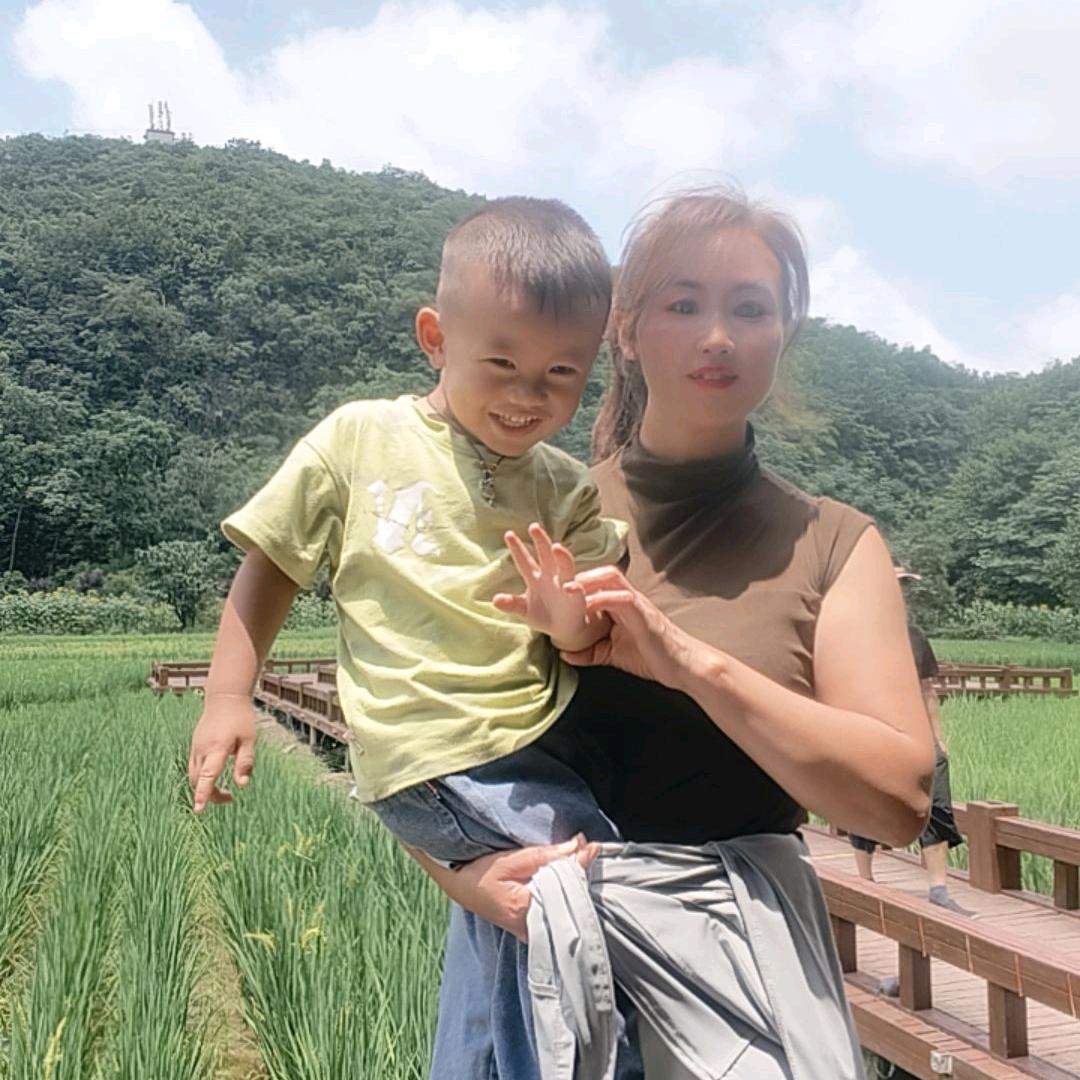 镇宁自治县吉英果园（个体工商户）