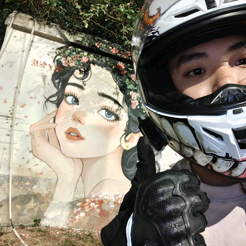 小敬爱骑车