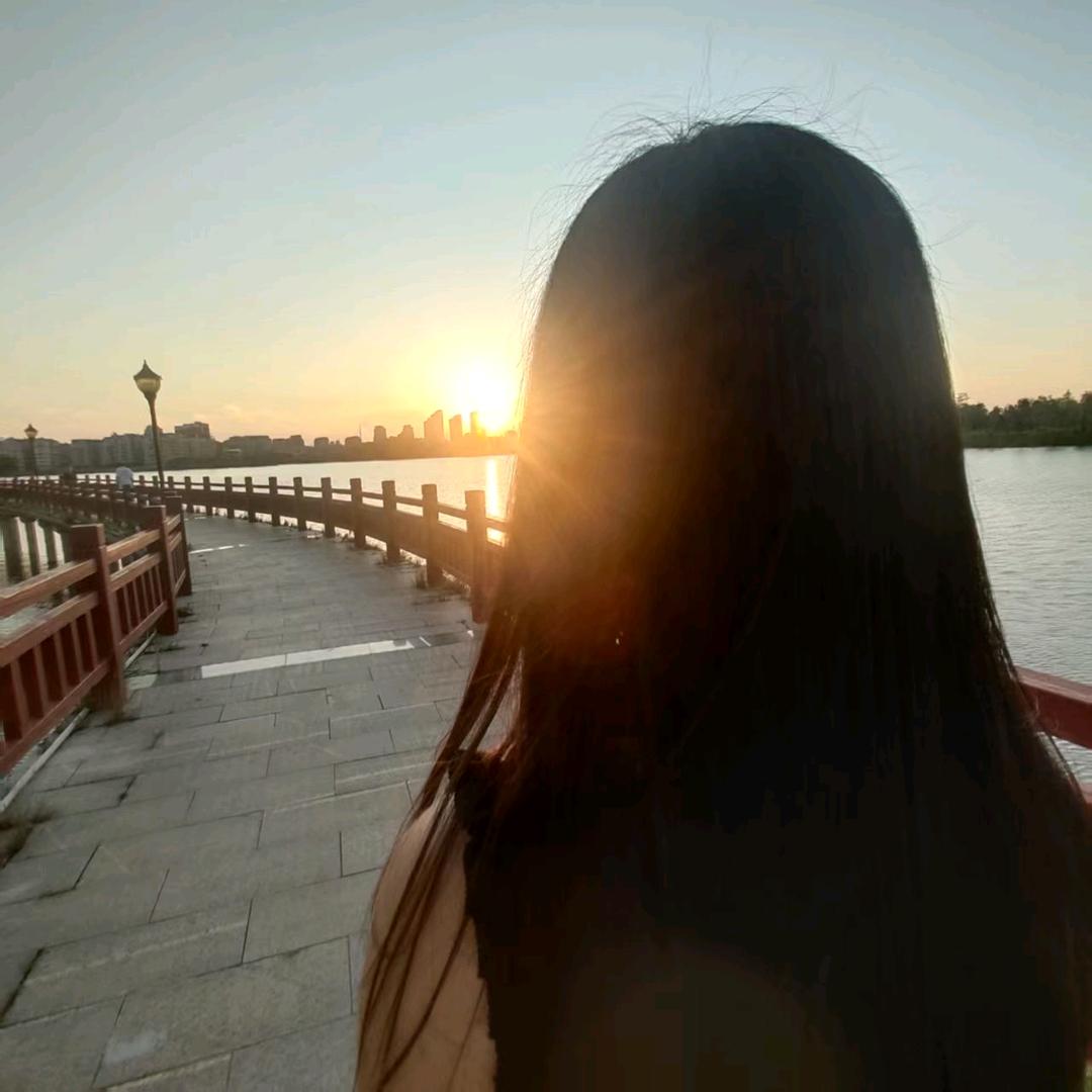 燕（摆摊卖辣条）