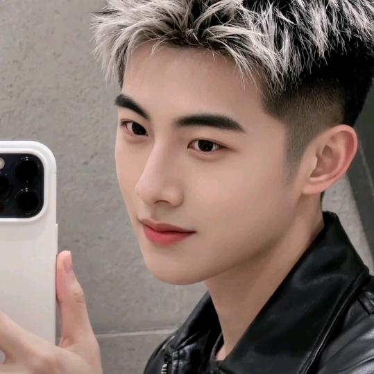 👑可爱先生小星星∩__∩🐒